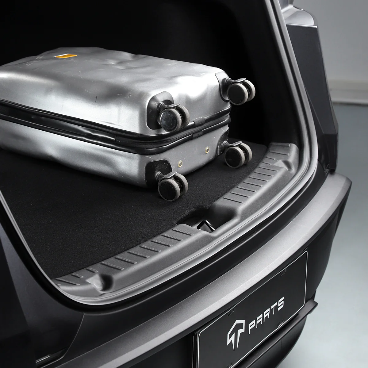 Tailgate Threshold Cover for Model Y - Image 7