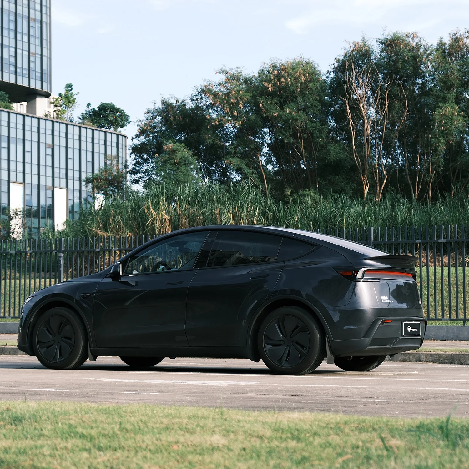 Real Carbon Fiber Performance Spoiler for Model Y - Image 3
