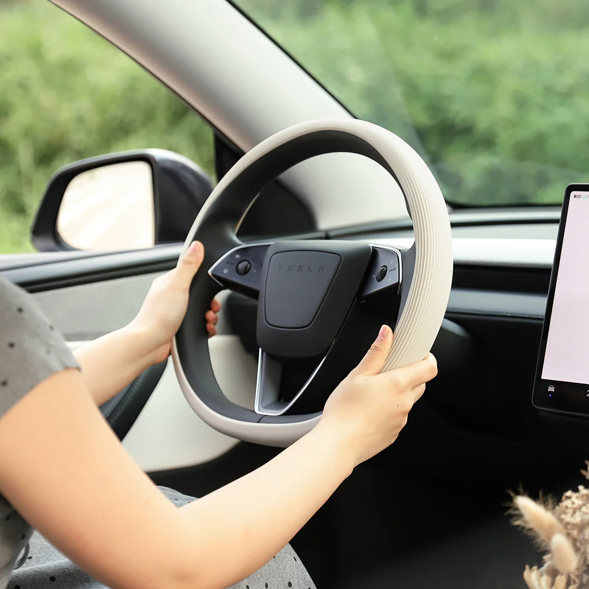 Silicone Steering Wheel Cover for Model 3/Y - Image 10