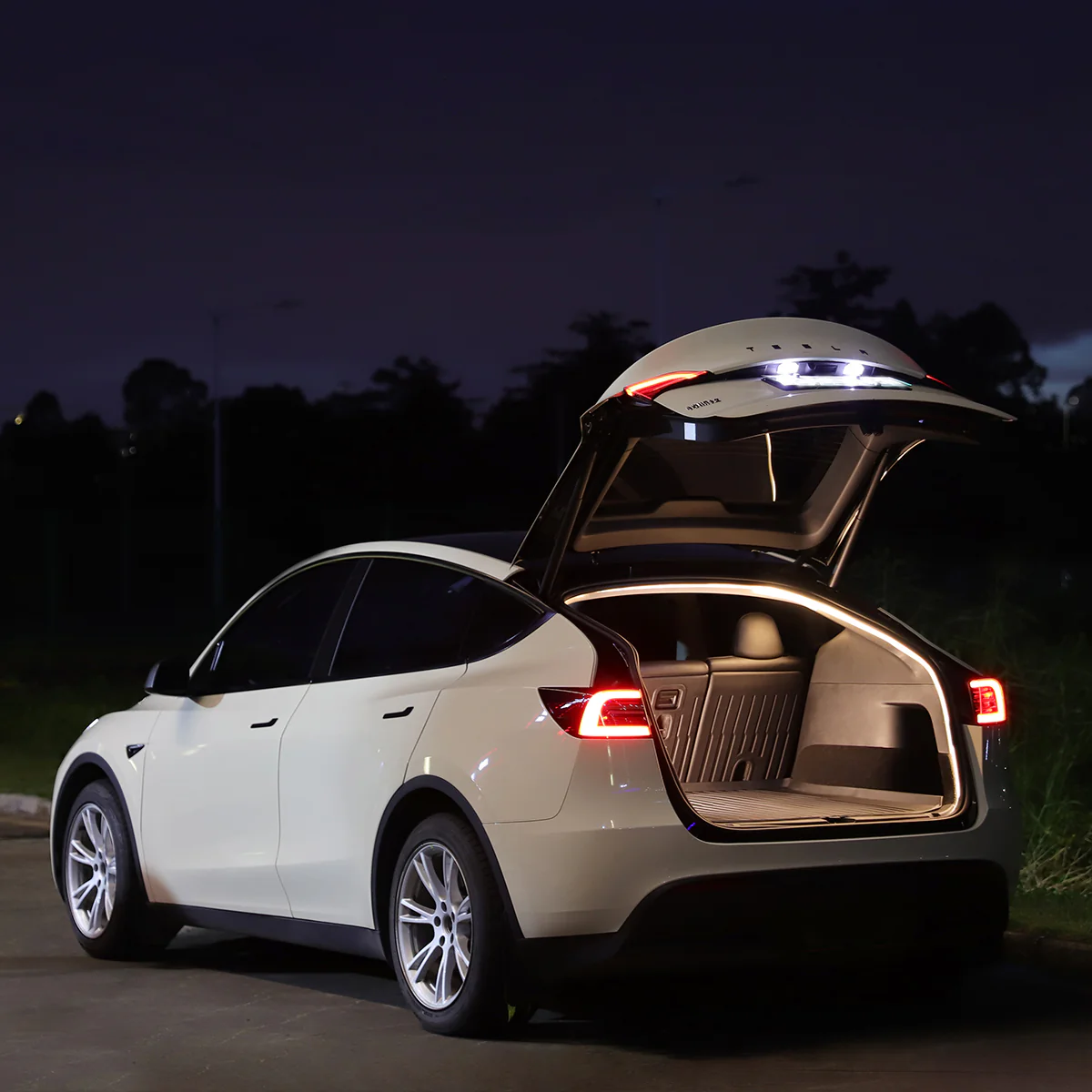 Dual-Mode Trunk LED Strip – Warm & Cool White for Model Y (3000K & 6000K) - Image 6