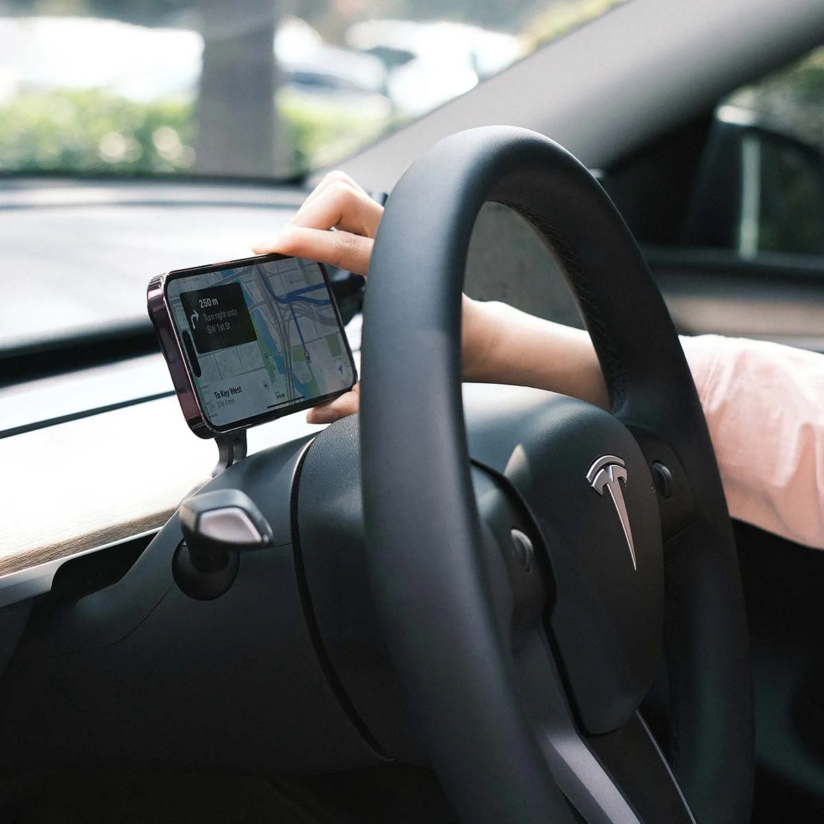 Steering Wheel HUD Magnetic Cellphone Mount for Model 3/Y - Image 3