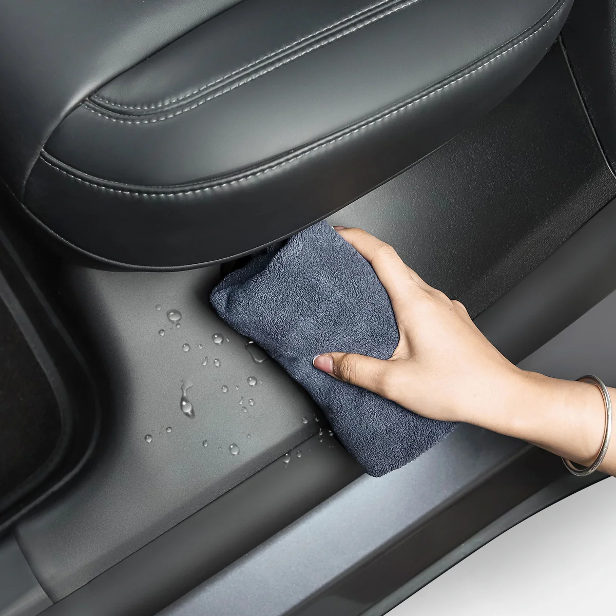 Ultra Soft Thick Car Wash Towel - Image 6
